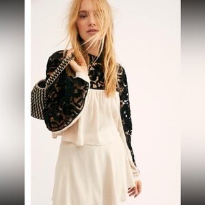 Free People “Two Hearts” Embroidered Crop Blouse Sz 4